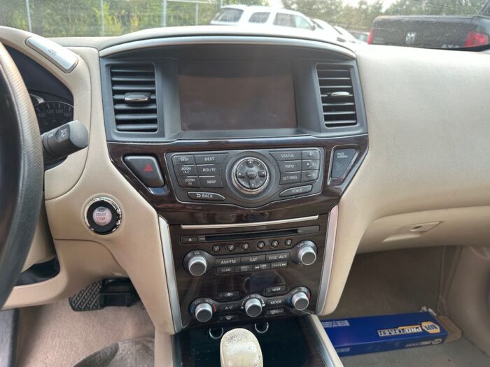 Nissan Pathfinder SL - Image 14