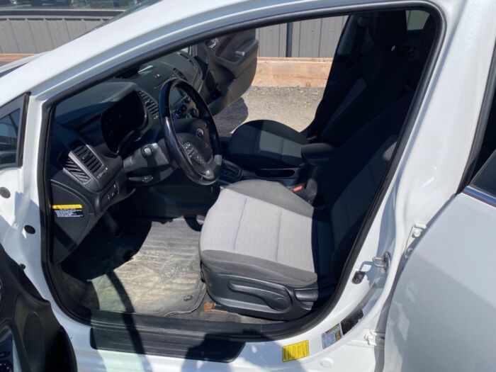 KIA Forte5 EX – Image 7