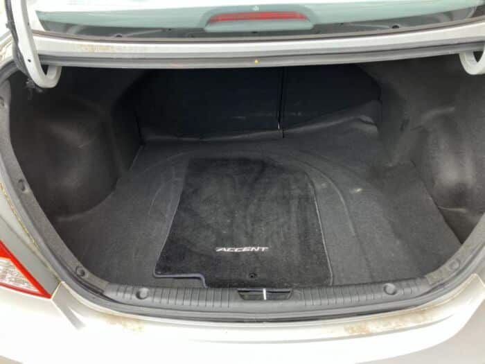 Hyundai Accent GL – Image 17