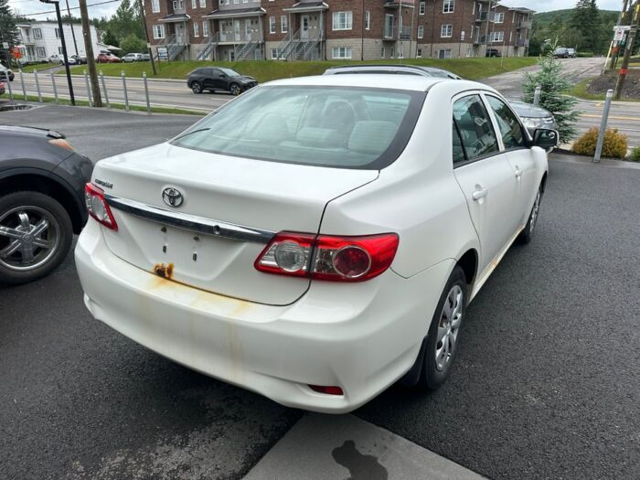 Toyota Corolla CE – Image 3