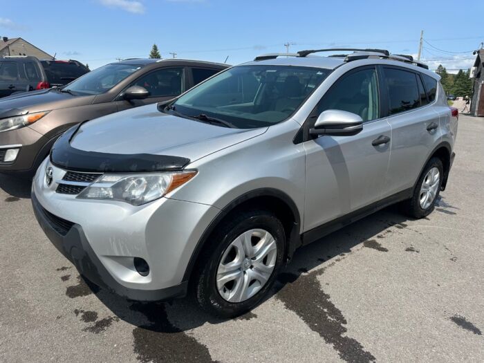 Toyota RAV4 LE - Image 3