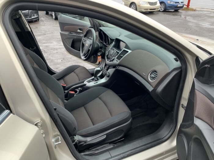 Chevrolet Cruze 1LT – Image 10