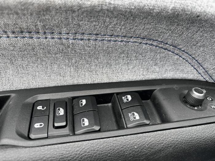 Jeep Compass Sport 4x4 – Image 11