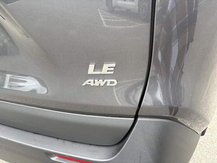 Toyota RAV4 LE AWD – Image 8