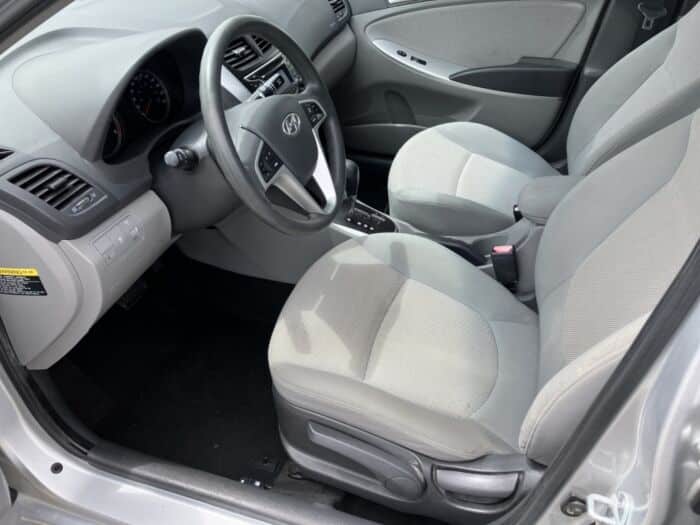 Hyundai Accent GL – Image 16