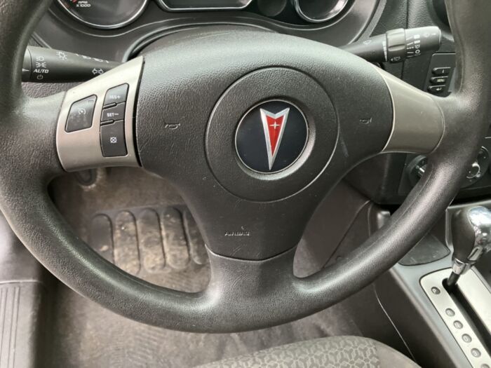 Pontiac G6 SE – Image 13
