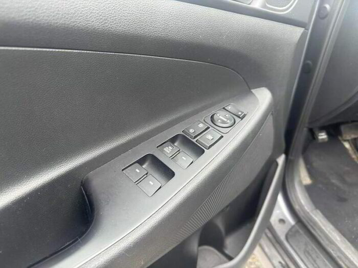 Hyundai Tucson Essential TI avec ensemble sécurité – Image 12