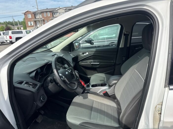 Ford Escape SE – Image 10