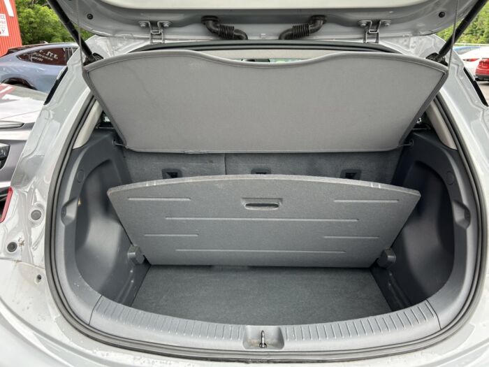 Chevrolet Bolt EV LT – Image 12