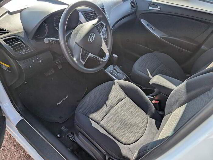 Hyundai Accent SE H.B.BLUETOOTH BAS KILOMÉTRAGE SIÈGES CHAUFFANT – Image 8