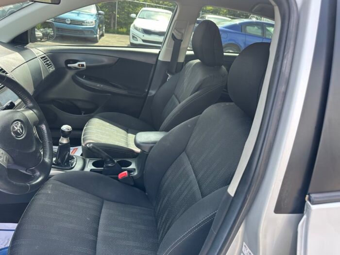 Toyota Corolla S – Image 7