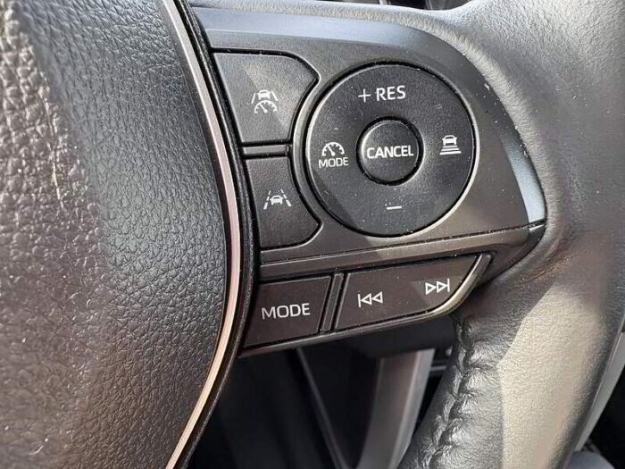 Toyota Corolla Cross LE AWD – Image 13