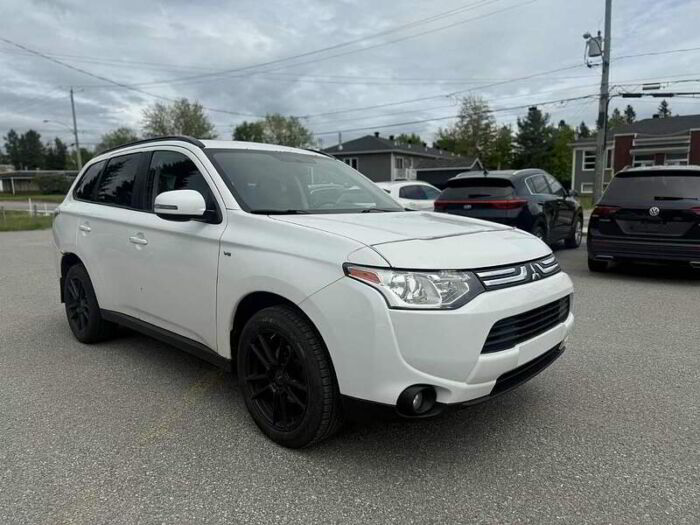 Mitsubishi Outlander 4 portes SE, Traction intégrale – Image 8