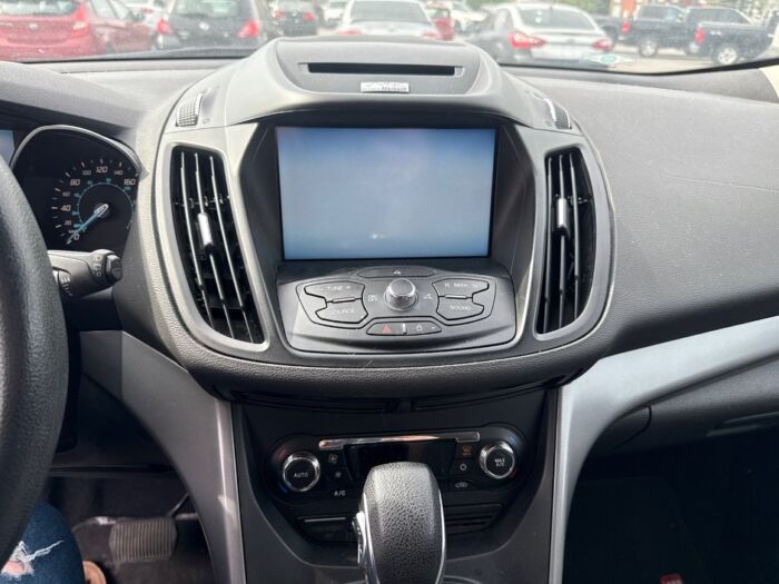 Ford Escape SE – Image 13