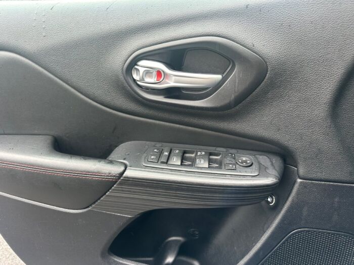 Jeep Cherokee TRAILHAWK – Image 16