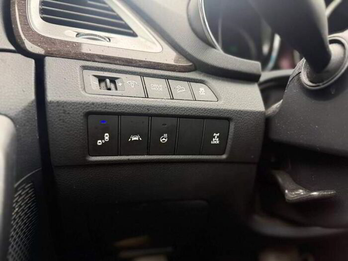 Hyundai Santa Fe XL Preferred TI – Image 13