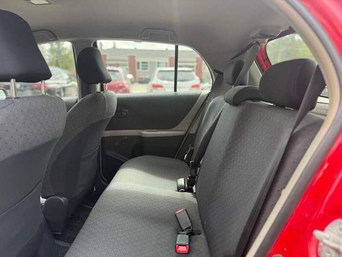 Toyota Yaris Hayon 5 portes, boîte automatique, LE – Image 10