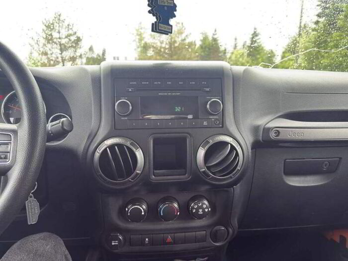 Jeep Wrangler 4 RM 2 portes Sport – Image 11