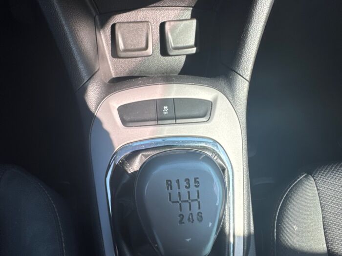 Chevrolet Cruze LS – Image 15