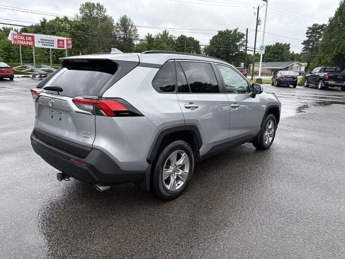 Toyota RAV4 XLE AWD – Image 5