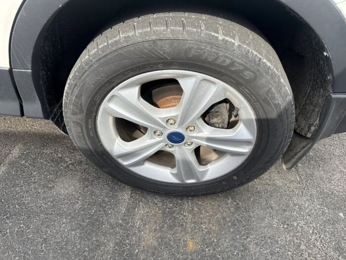 Ford Escape SE – Image 15