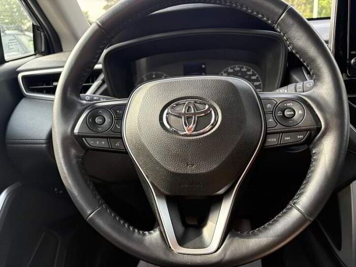 Toyota Corolla Cross LE AWD – Image 11