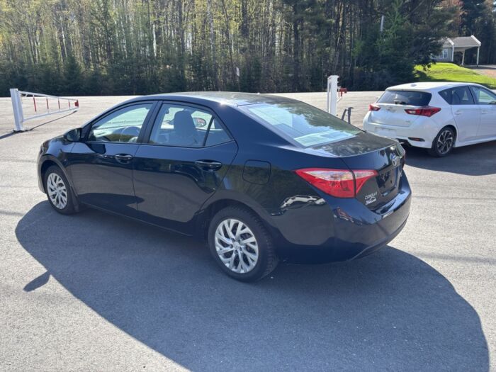 Toyota Corolla LE – Image 4