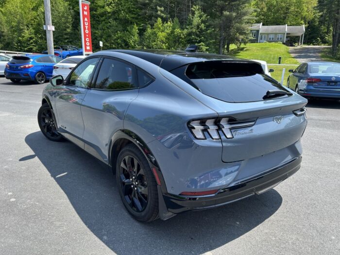 Ford MACH-E 4X Premium – Image 4