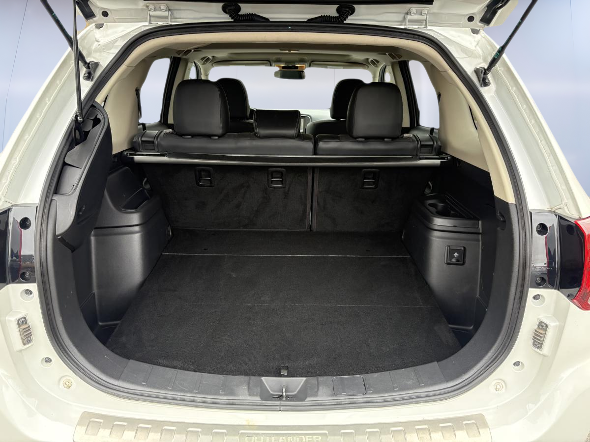 Mitsubishi Outlander PHEV 2022 LE S-AWC/TOIT/SIEGE CHAUFFANT/VOLANT CHAUFFANT/UN PROPRIETAIRE – Image 10