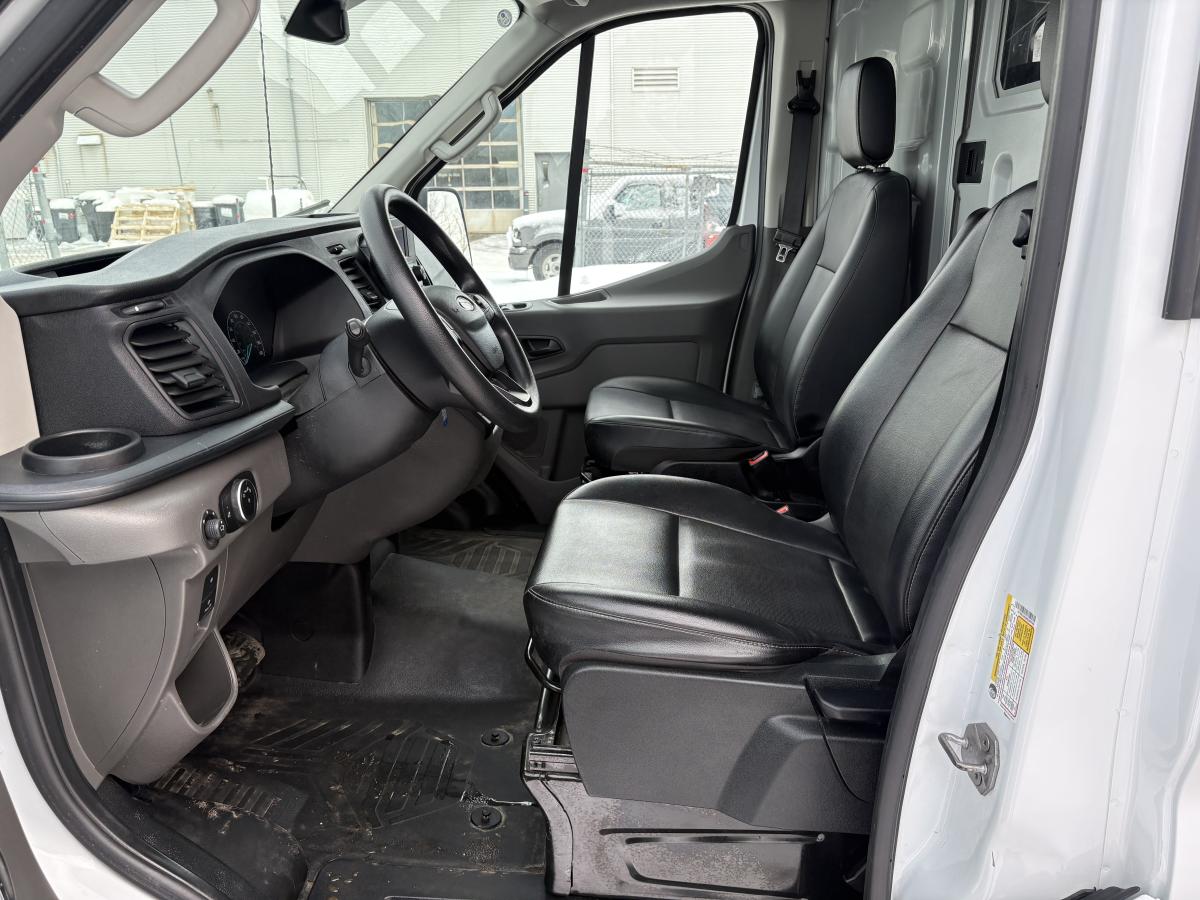Ford Transit Cargo Van T-250 EL AWD toit sur?lev? 148 po PNBV de 9 070 lb BLUETOOTH SI?GES EN VINYLE CAM?RA 2024 – Image 10
