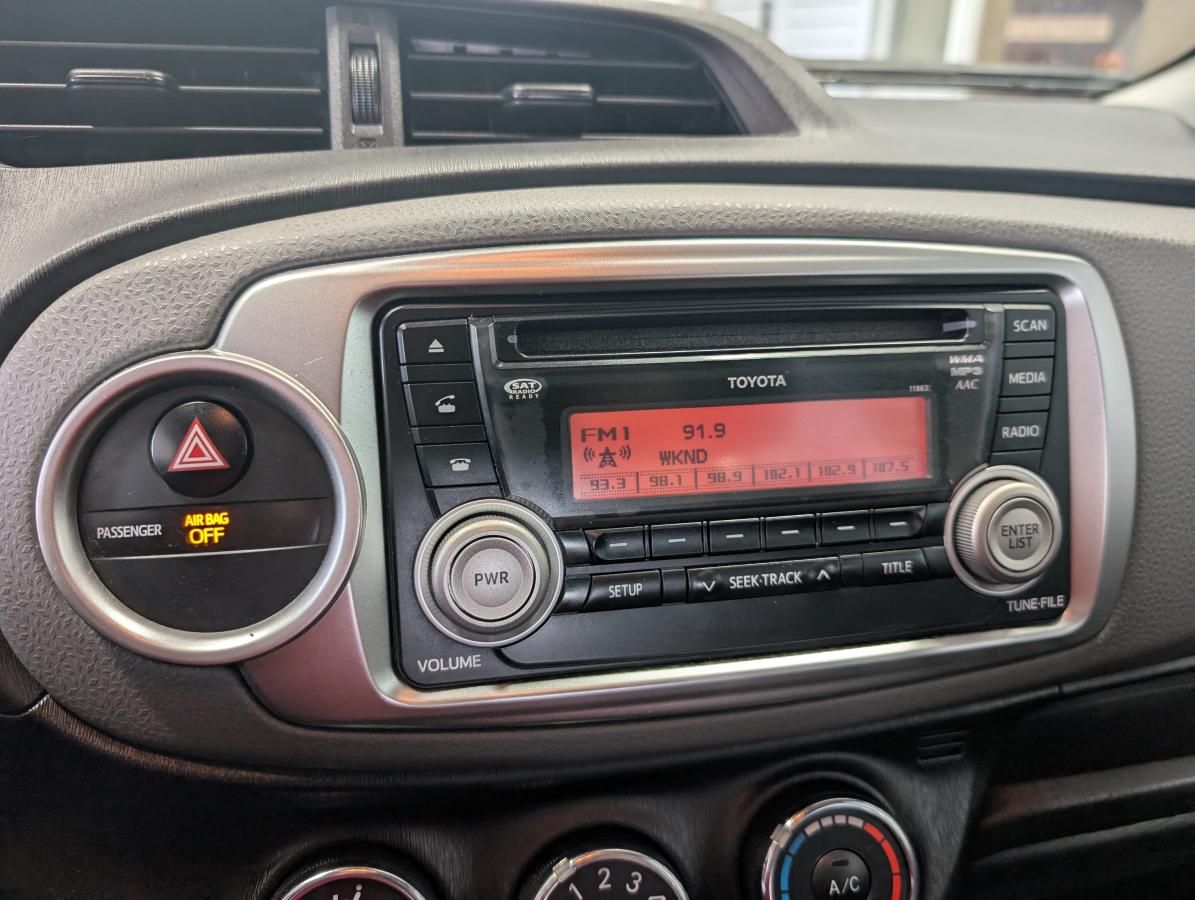 Toyota Yaris 2014 Hayon boîte manuelle, LE GROUPE ÉLECTRIQUE BAS KILOMÉTRAGE RÉGULATEUR DE VITESSE – Image 15