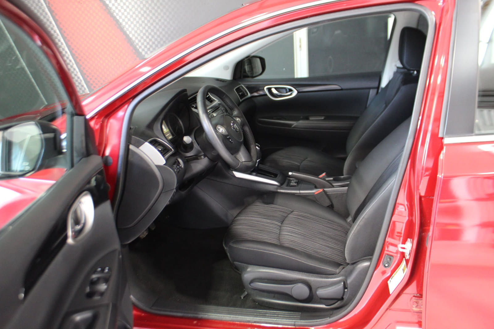 2018 Nissan Sentra SV AUTO BLUETOOTH CAMÉRA RECUL SIÈGES CHAUFFANTS *TRÈS BAS KILO* – Image 11