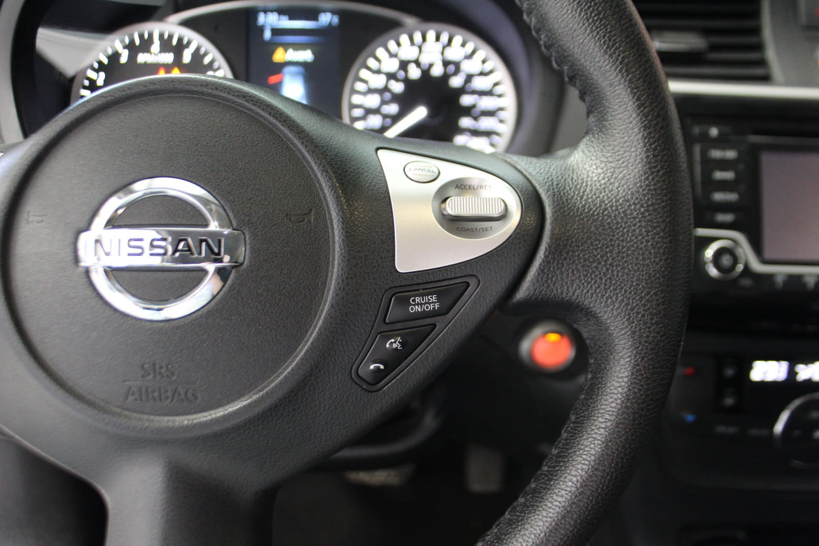 2018 Nissan Sentra SV AUTO BLUETOOTH CAMÉRA RECUL SIÈGES CHAUFFANTS *TRÈS BAS KILO* – Image 16