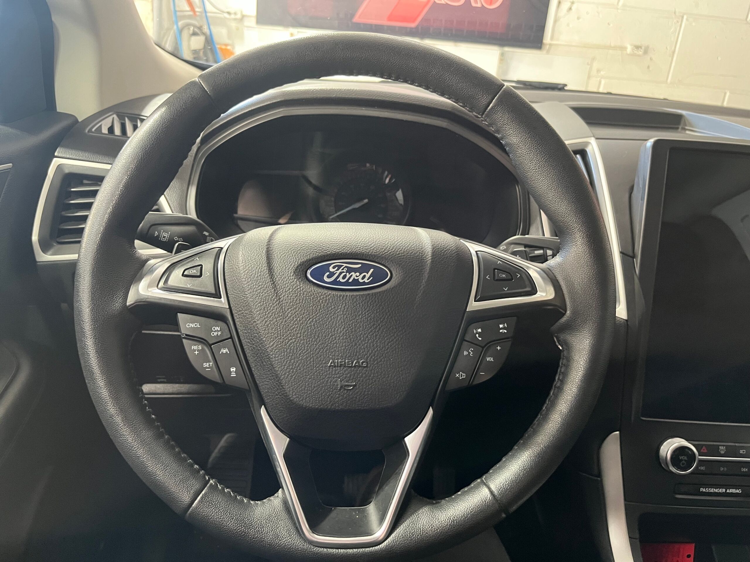 2022 Ford Edge SEL – Image 14