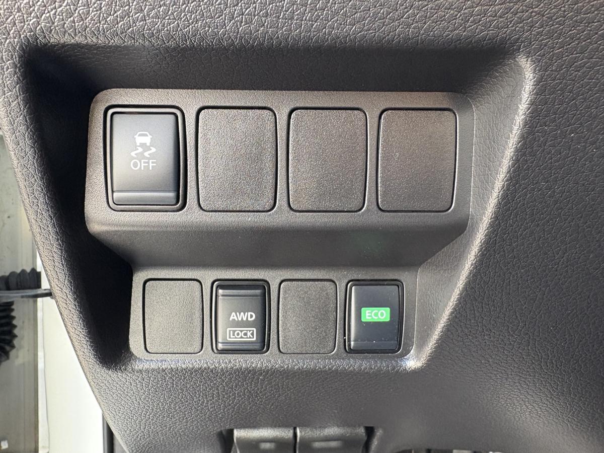 Nissan Qashqai 2019 S TI BLUETOOTH CAMÉRA SIÈGES CHAUFFANT BAS KILOMÉTRAGE – Image 18