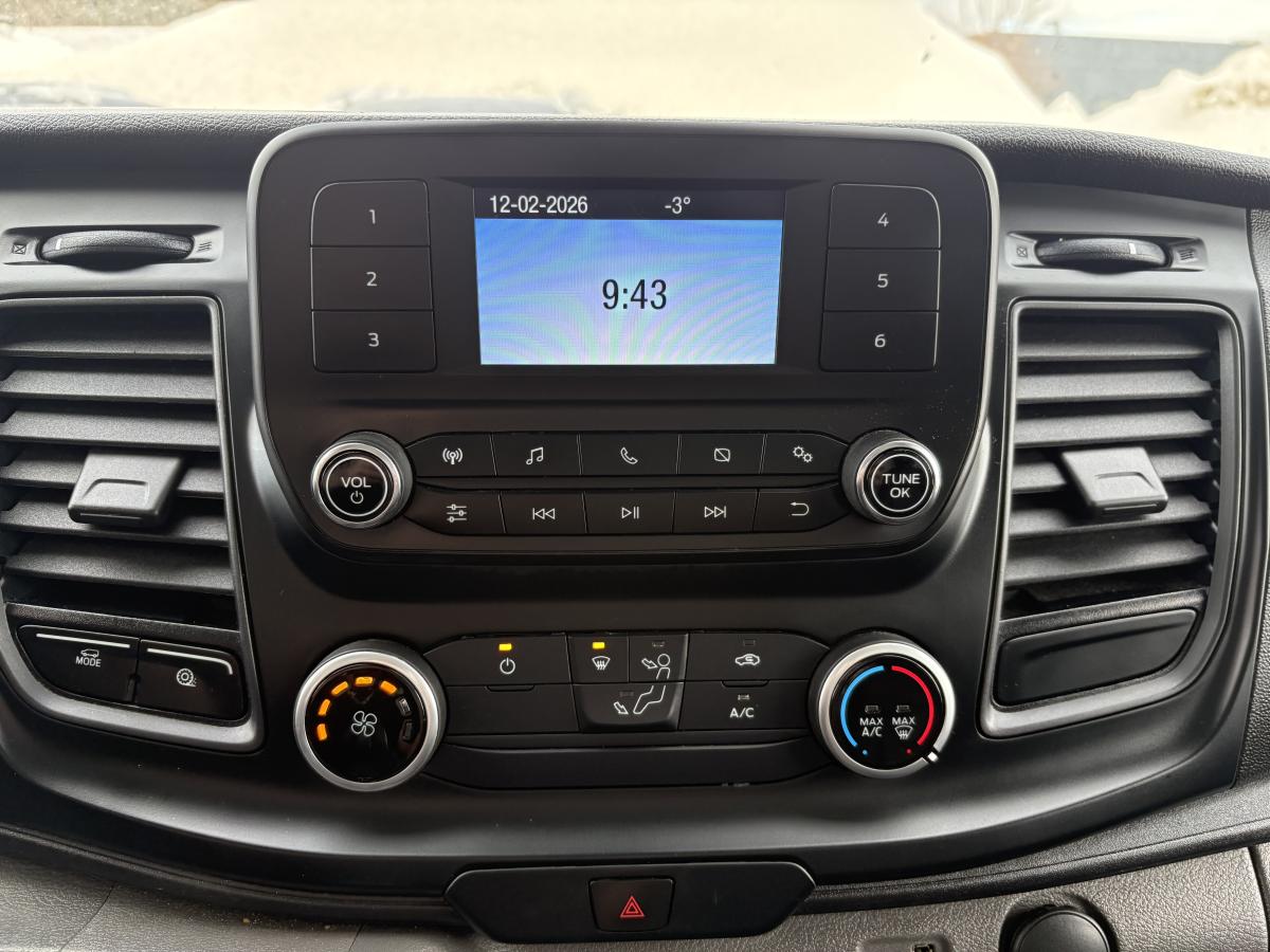 Ford Transit Cargo Van T-250 EL AWD toit sur?lev? 148 po PNBV de 9 070 lb BLUETOOTH SI?GES EN VINYLE CAM?RA 2024 – Image 18