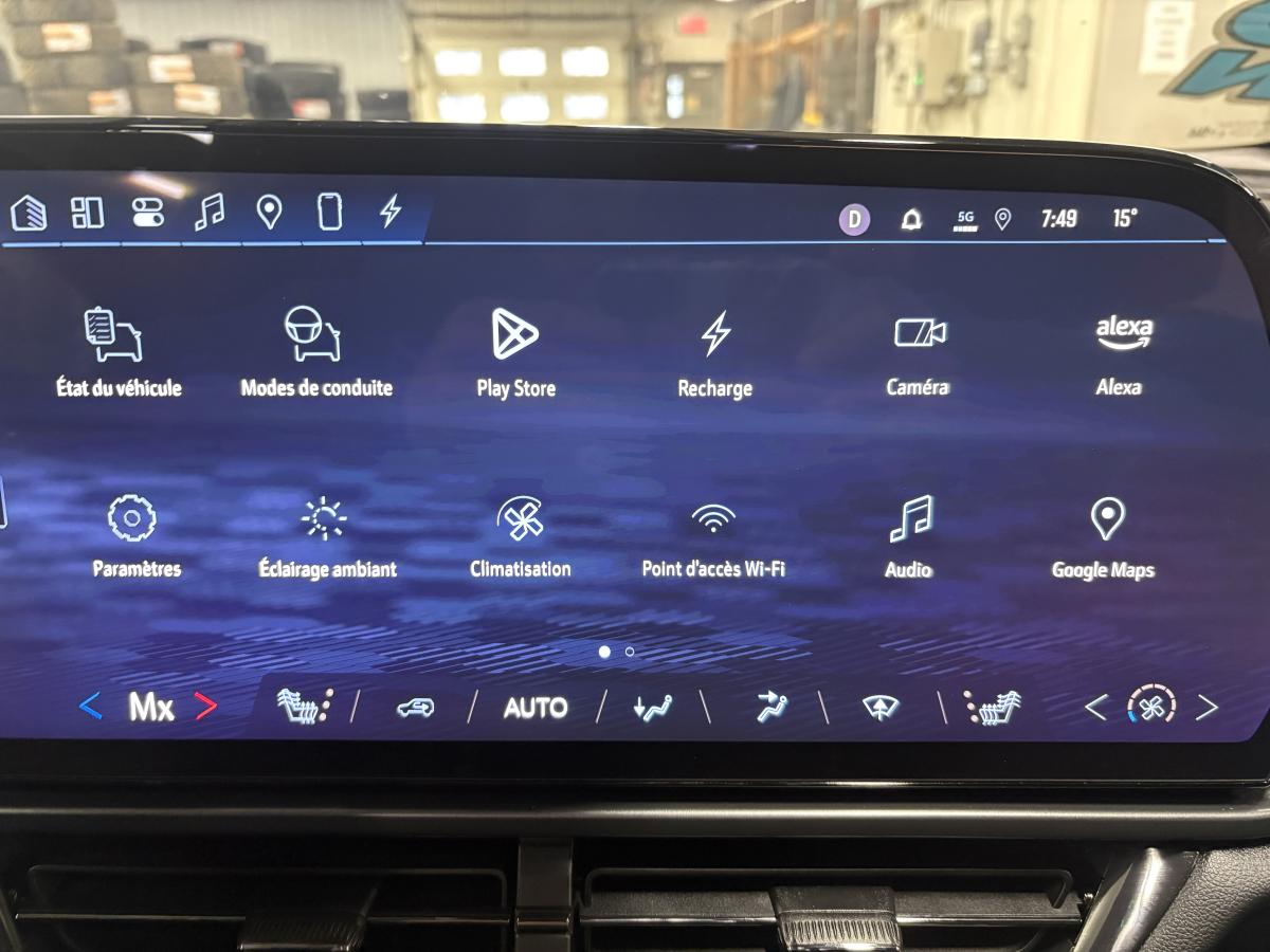 Chevrolet Equinox EV 2025 RS BLUETOOTH CAMÉRAS 360 SIÈGES AVANT ET VOLANT CHAUFFANT BAS KILOMÉTRAGE – Image 19