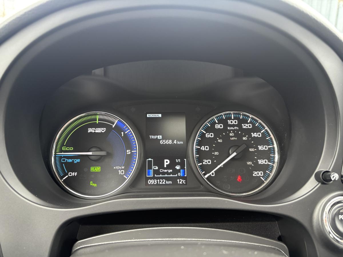 Mitsubishi Outlander PHEV 2022 LE S-AWC/TOIT/SIEGE CHAUFFANT/VOLANT CHAUFFANT/UN PROPRIETAIRE – Image 21