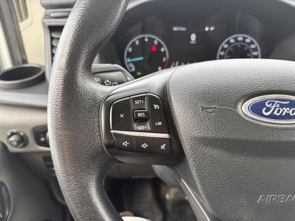 Ford Transit Cargo Van T-250 EL AWD toit sur?lev? 148 po PNBV de 9 070 lb BLUETOOTH SI?GES EN VINYLE CAM?RA 2024 – Image 22