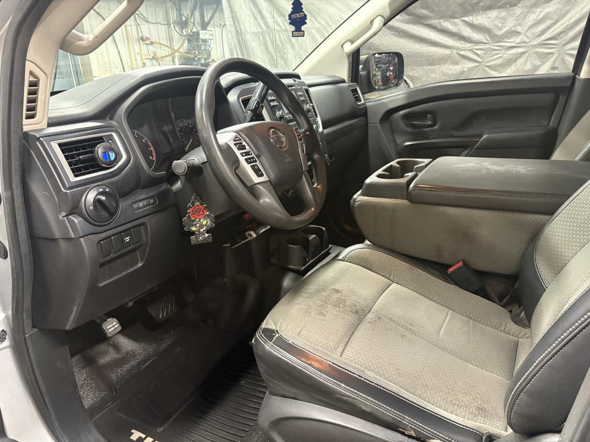 Nissan Titan 2016 XD S CREW CAB – Image 26