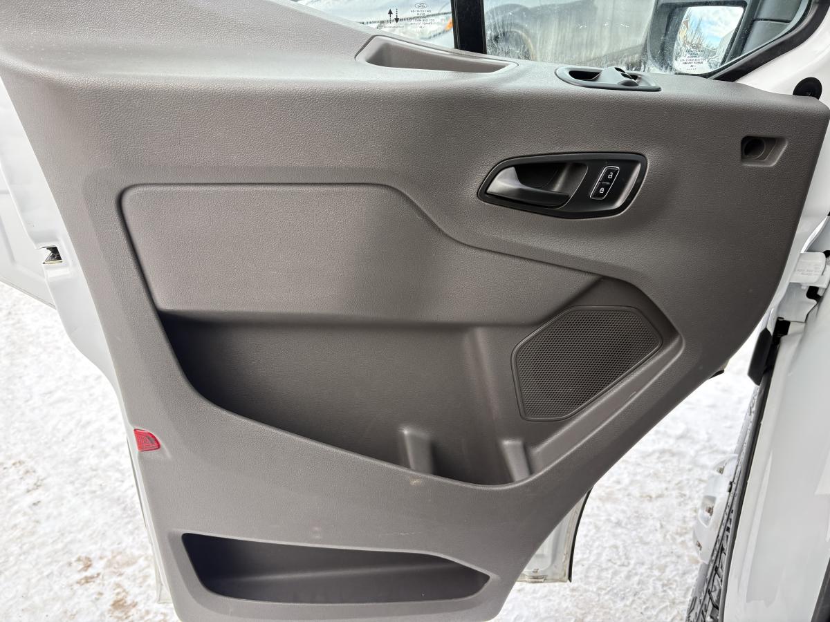Ford Transit Cargo Van T-250 EL AWD toit sur?lev? 148 po PNBV de 9 070 lb BLUETOOTH SI?GES EN VINYLE CAM?RA 2024 – Image 30