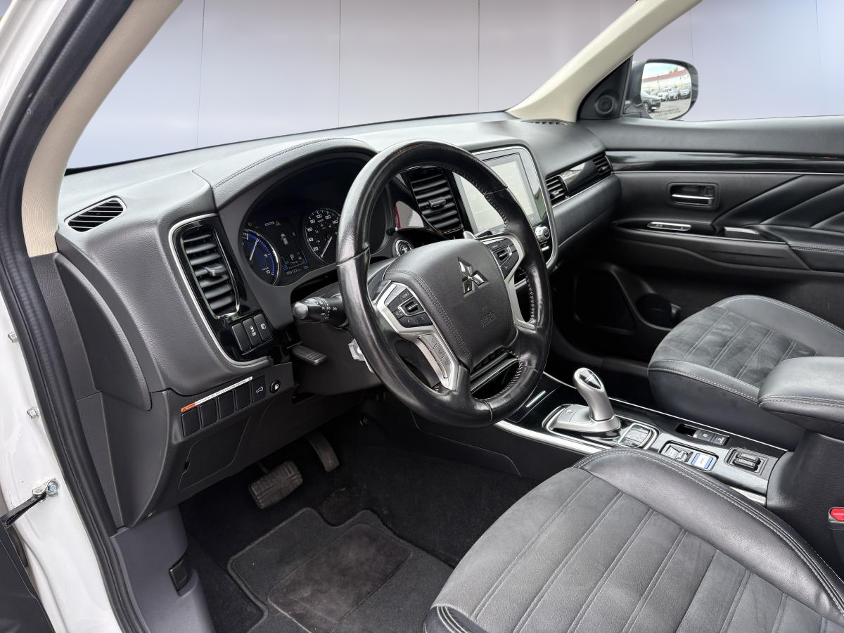 Mitsubishi Outlander PHEV 2022 LE S-AWC/TOIT/SIEGE CHAUFFANT/VOLANT CHAUFFANT/UN PROPRIETAIRE – Image 33