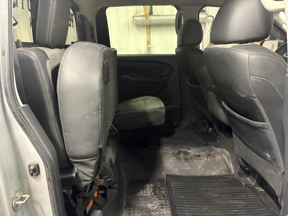 Nissan Titan 2016 XD S CREW CAB – Image 33