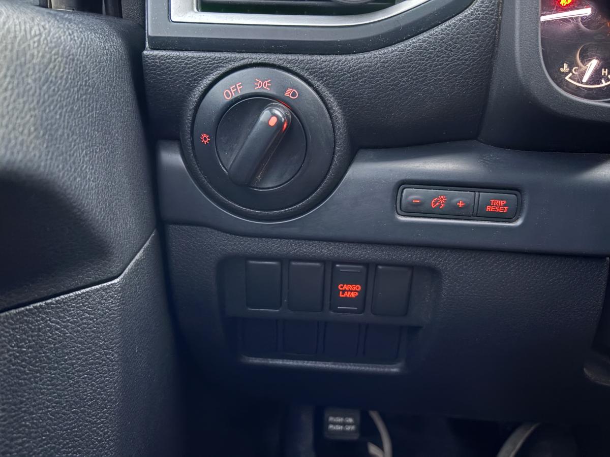 Nissan Titan 2016 XD S CREW CAB – Image 34