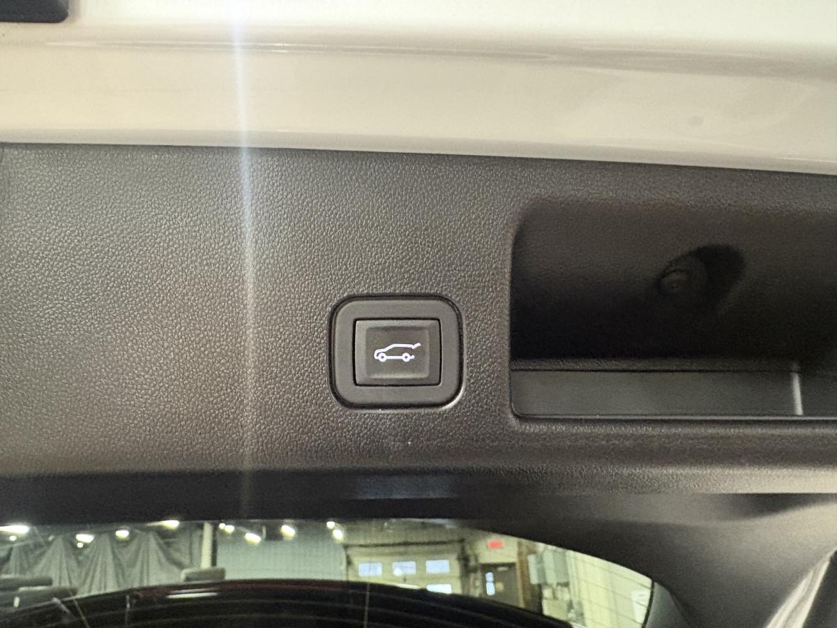 Chevrolet Equinox EV 2025 RS BLUETOOTH CAMÉRAS 360 SIÈGES AVANT ET VOLANT CHAUFFANT BAS KILOMÉTRAGE – Image 37