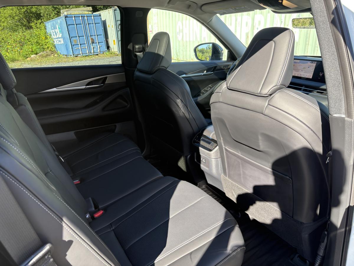 Infiniti QX60 2025 LUXE TI BLUETOOTH CAMÉRAS 360 CUIR GPS TOIT BAS KILOMÉTRAGE – Image 39