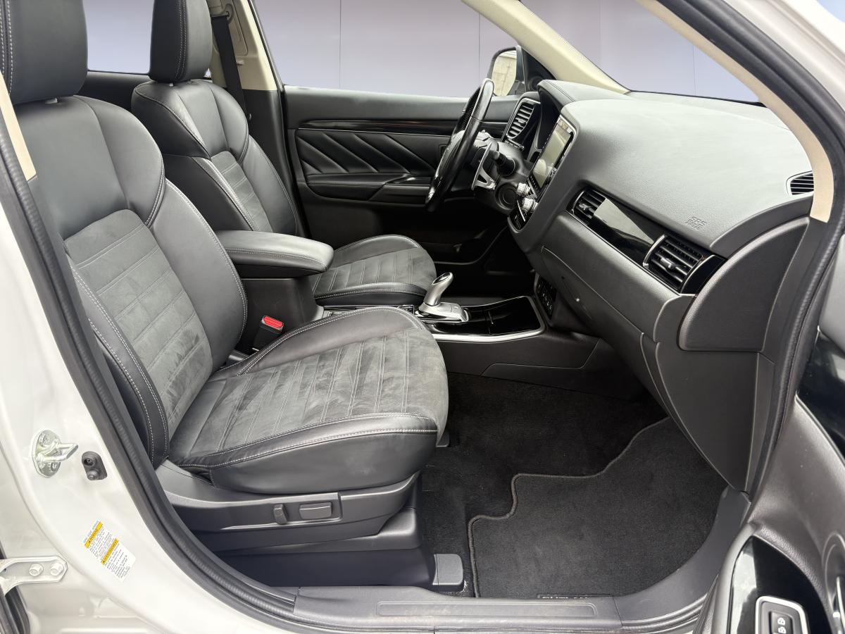 Mitsubishi Outlander PHEV 2022 LE S-AWC/TOIT/SIEGE CHAUFFANT/VOLANT CHAUFFANT/UN PROPRIETAIRE – Image 40