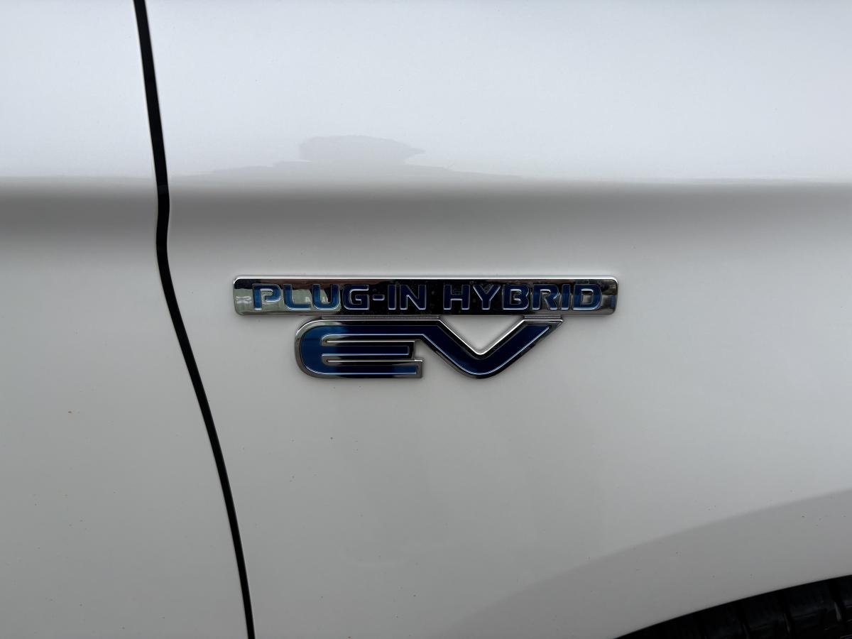 Mitsubishi Outlander PHEV 2022 LE S-AWC/TOIT/SIEGE CHAUFFANT/VOLANT CHAUFFANT/UN PROPRIETAIRE – Image 5