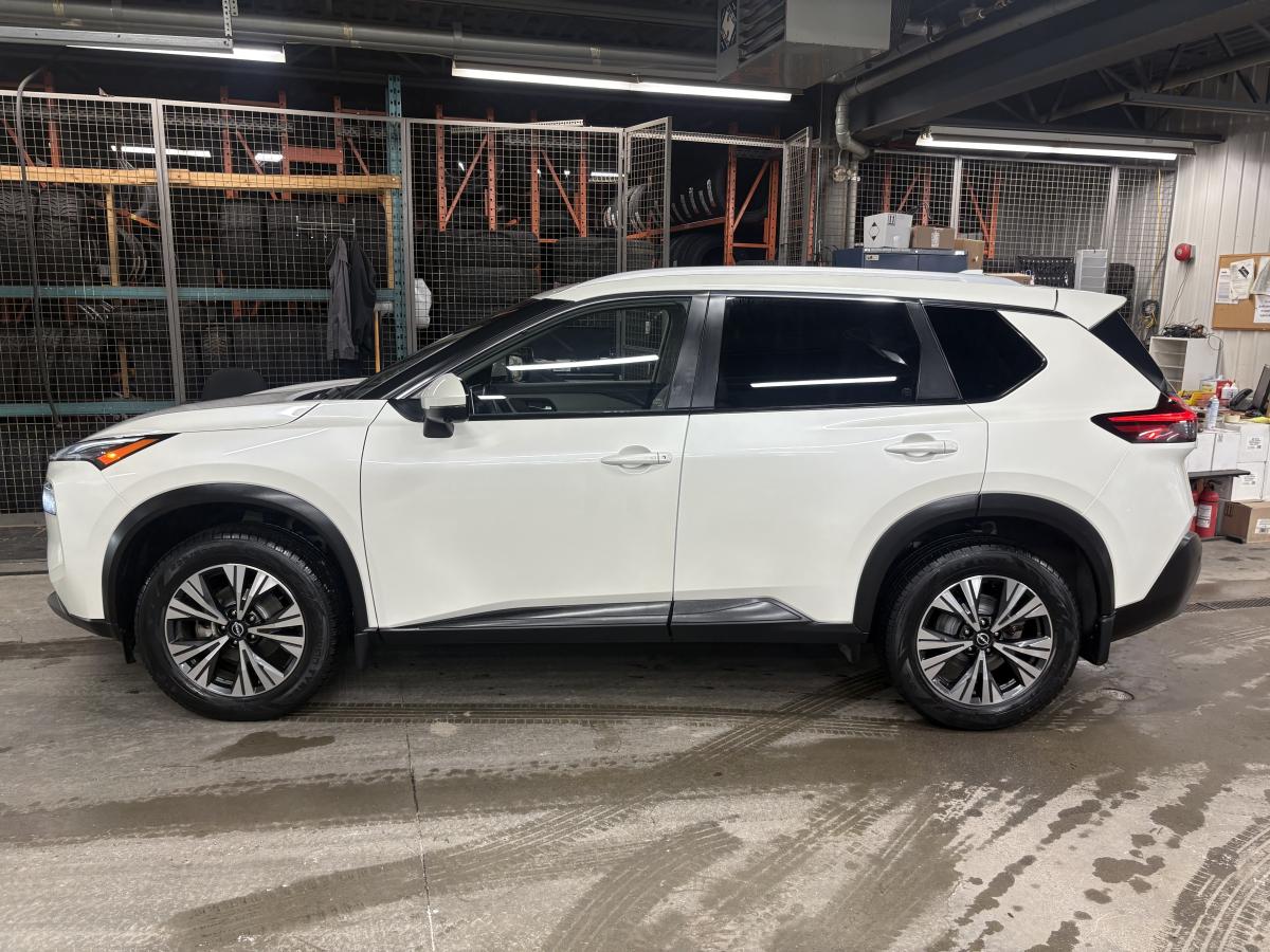 Nissan Rogue 2022 SV TECH TI BLUETOOTH CUIR CAMÉRAS 360 SIÈGES AVANT ET VOLANT CHAUFFANT – Image 8