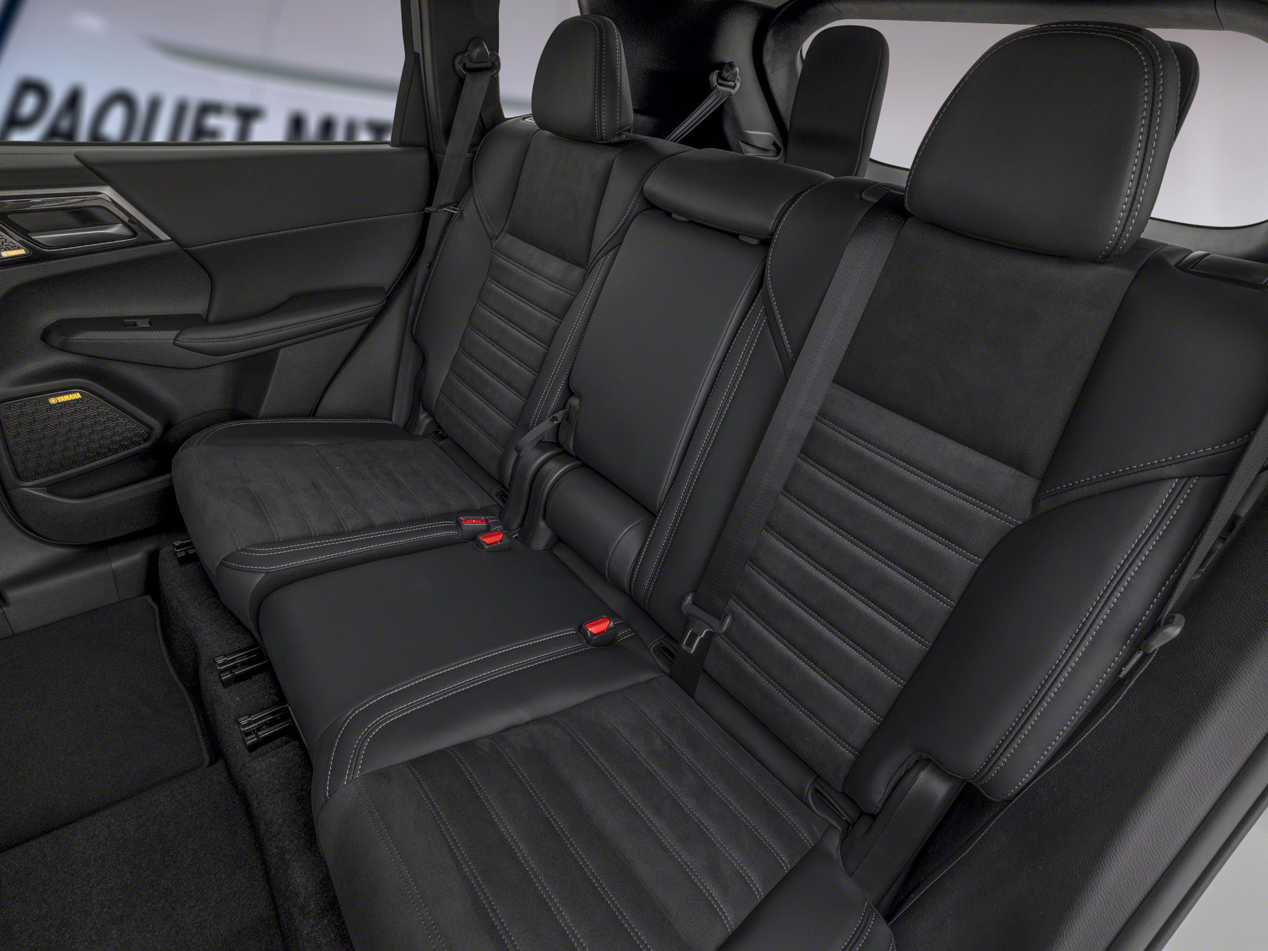 Mitsubishi Outlander 2025 LE S-AWC – Image 9